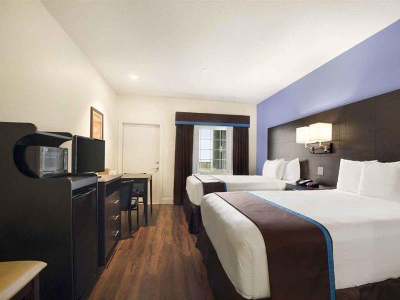 Days & By Wyndham West/seawall Galveston