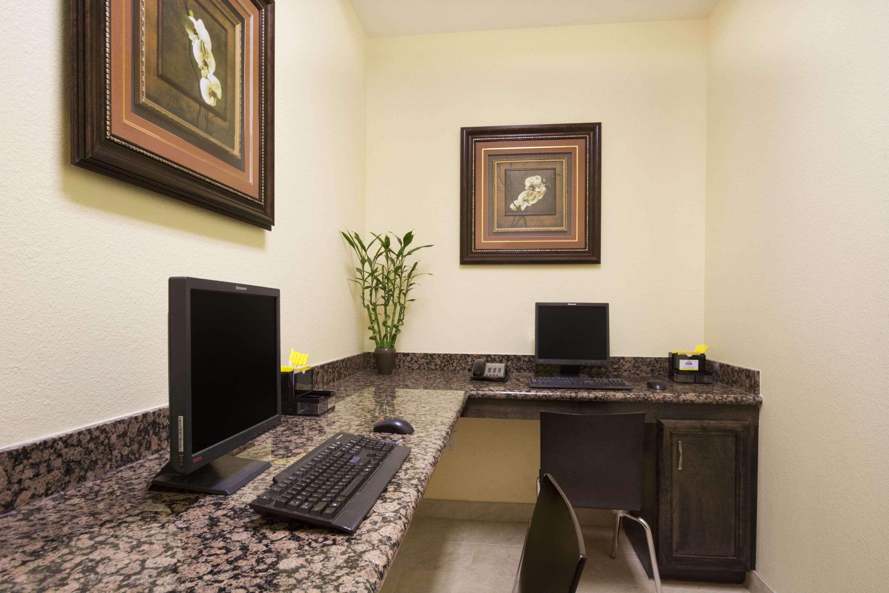 Days & By Wyndham West/seawall Galveston