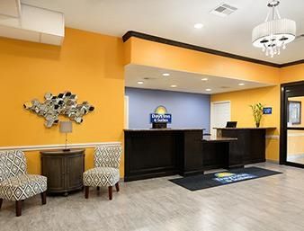 Hotel Days & By Wyndham West/seawall