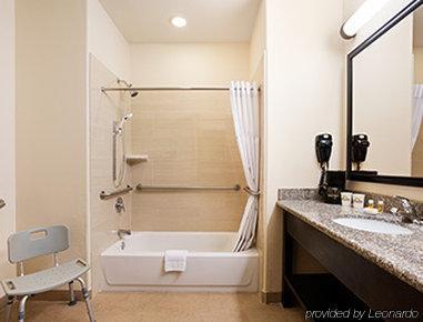 Days & By Wyndham West/seawall Hotel