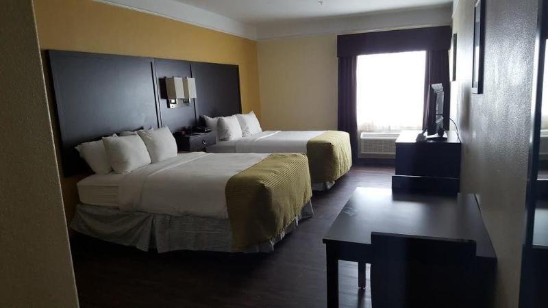 Hotel Days & By Wyndham West/seawall