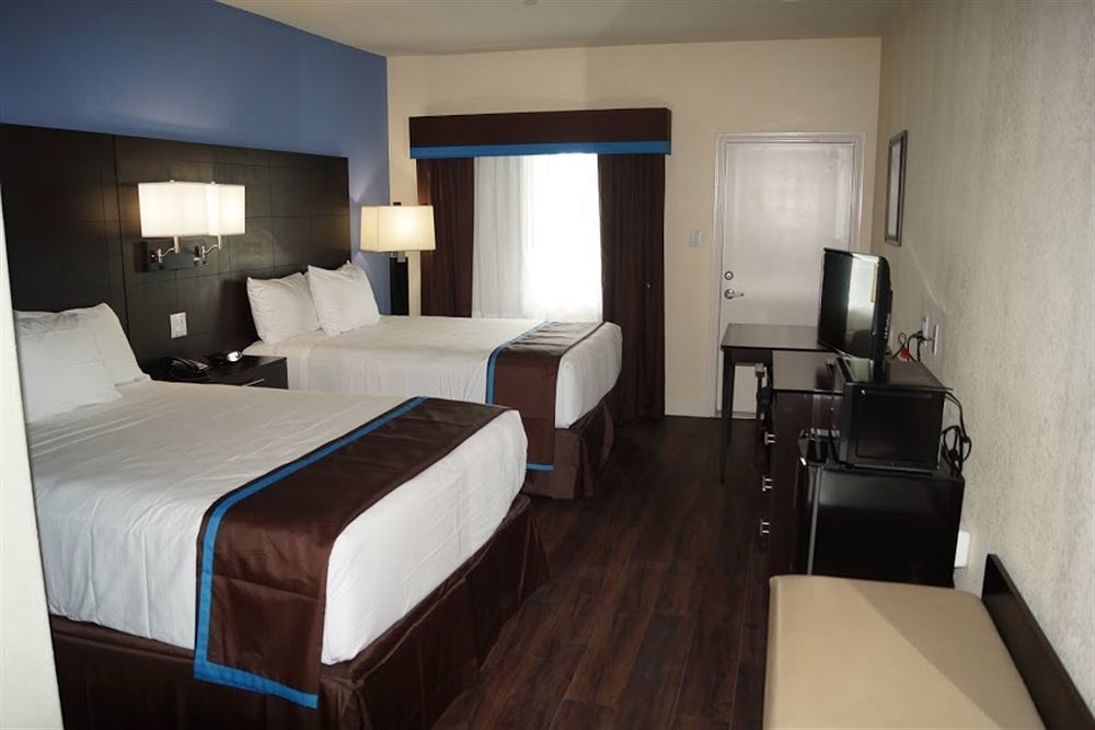Days & By Wyndham West/seawall Galveston