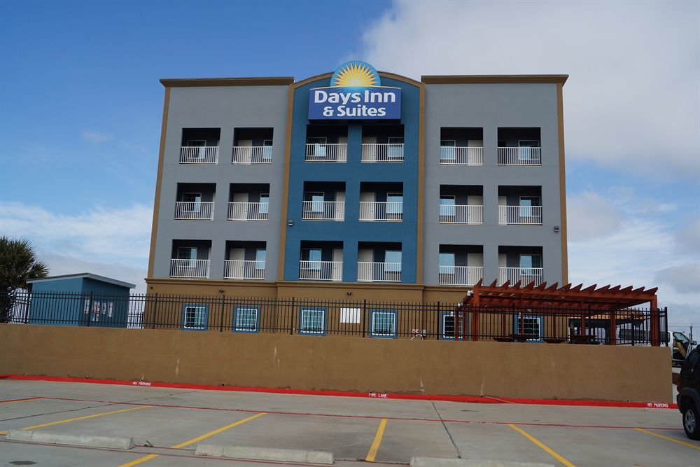Days & By Wyndham West/seawall Hotel 3*