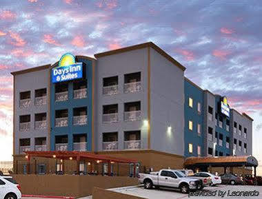 Days & By Wyndham West/seawall 3*