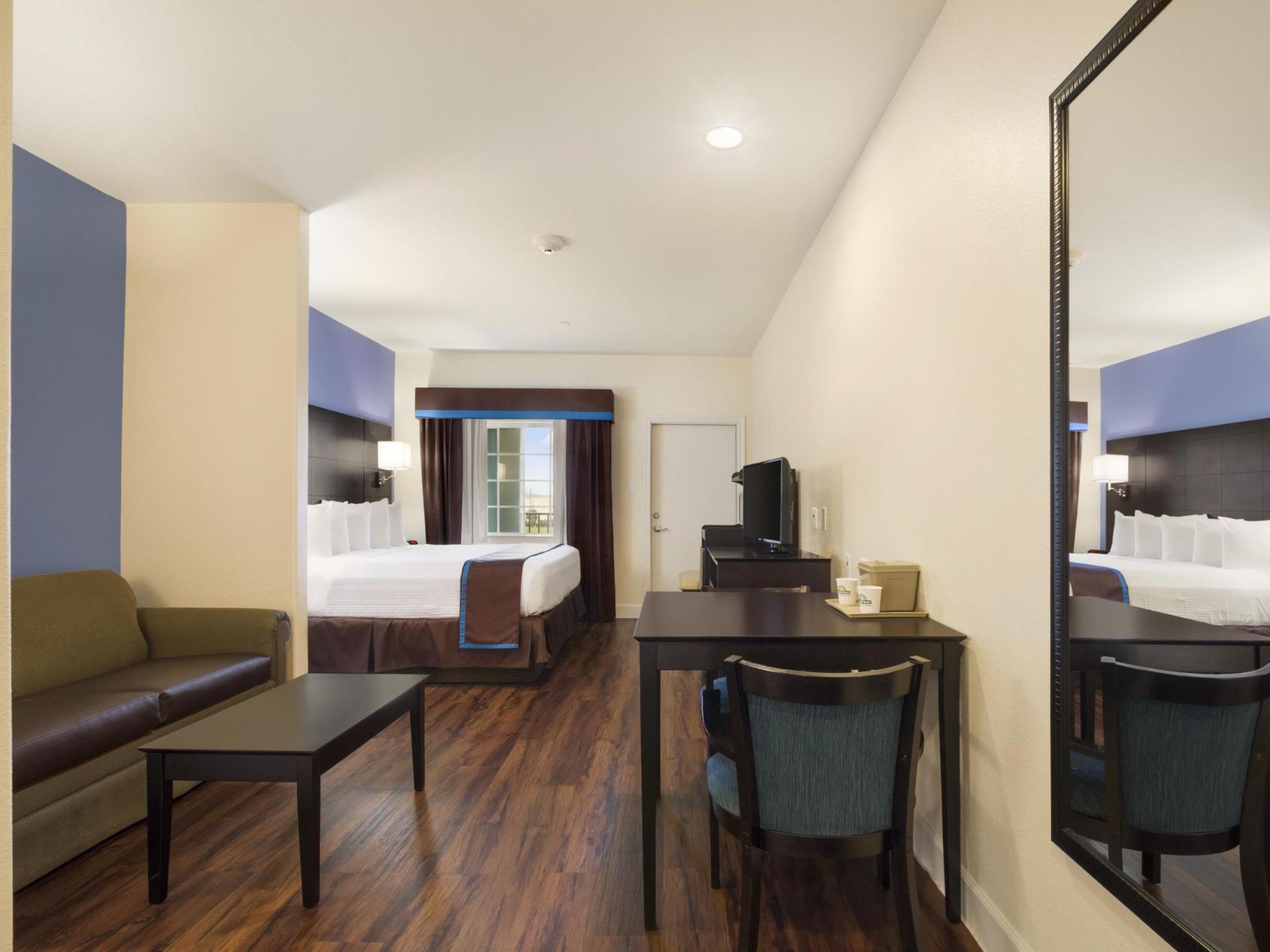 Days & By Wyndham West/seawall Hotel Galveston